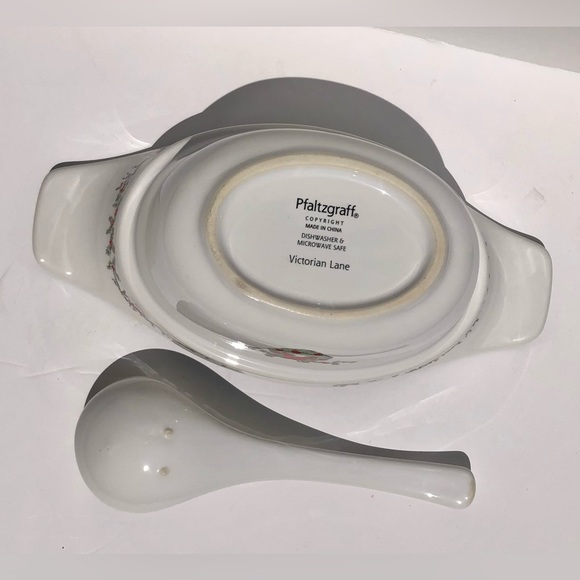 PFALZGRAFF HOLIDAY GRAVY SERVER W/LADLE & METAL STAND CHRISTMAS FINISH GLOSSY 45 - Picture 6 of 9